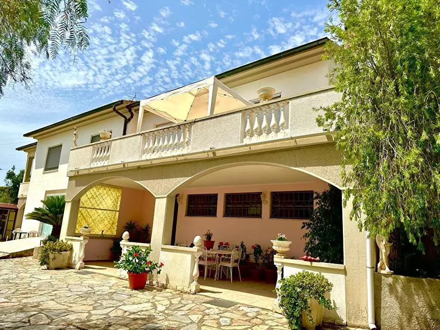 Immagine 1 di Villa in vendita  a Campiglia Marittima