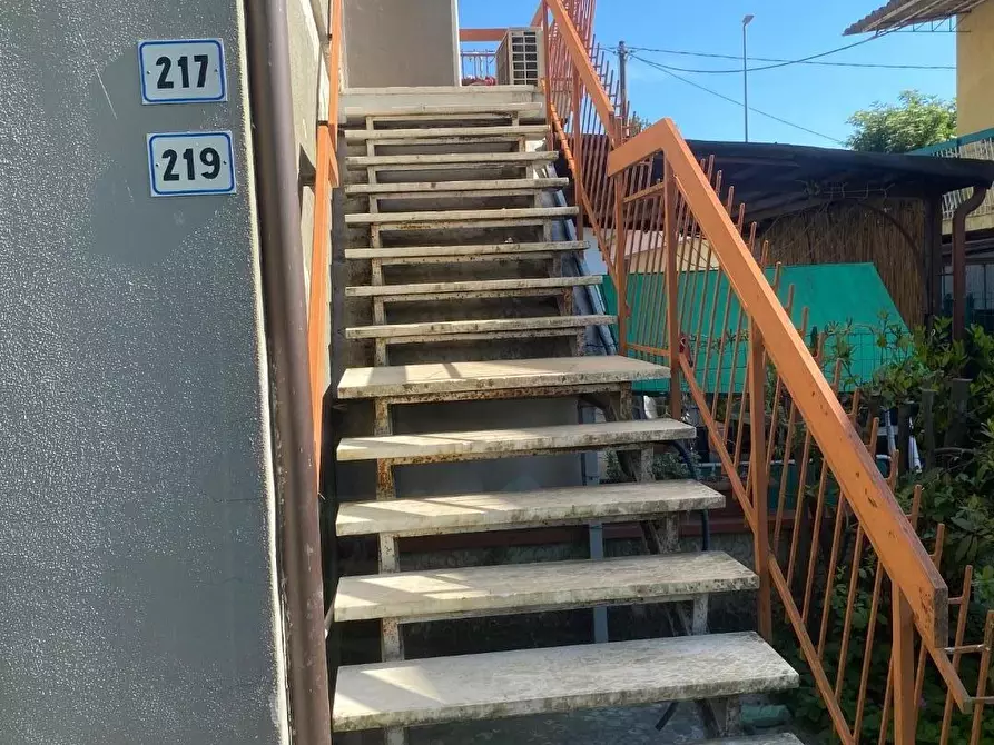 Immagine 2 di Appartamento in vendita  a Massa