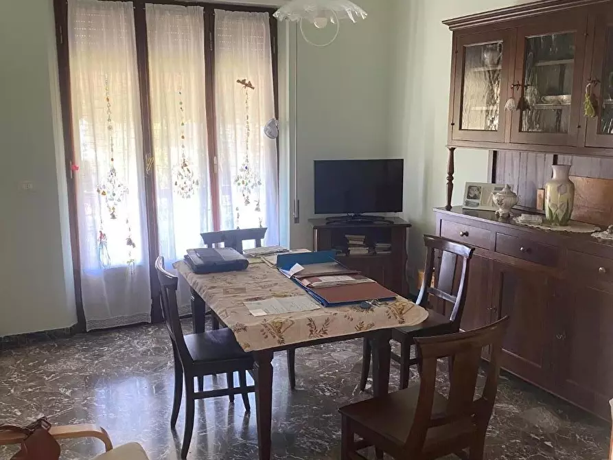 Immagine 4 di Appartamento in vendita  a Massa