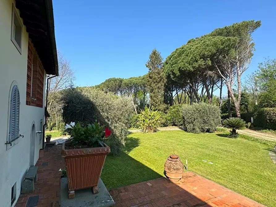 Immagine 34 di Immobile di prestigio in vendita  a Capannori