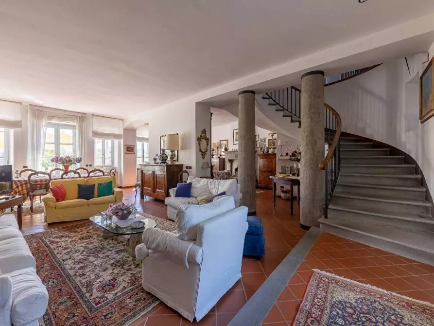 Immagine 4 di Immobile di prestigio in vendita  a Capannori