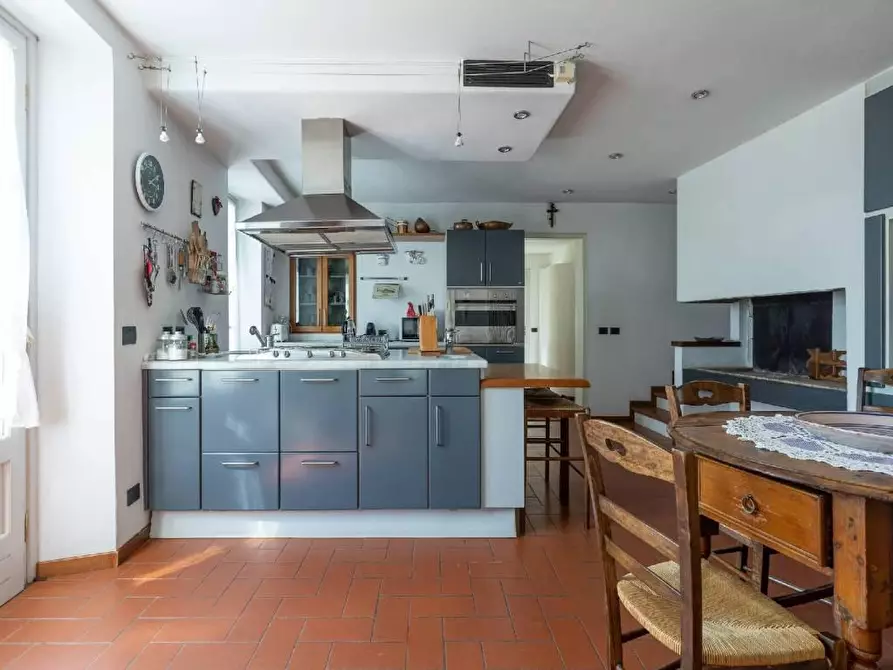 Immagine 7 di Immobile di prestigio in vendita  a Capannori