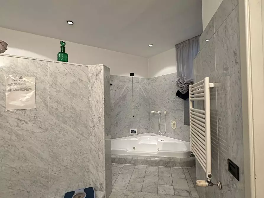 Immagine 45 di Immobile di prestigio in vendita  a Capannori