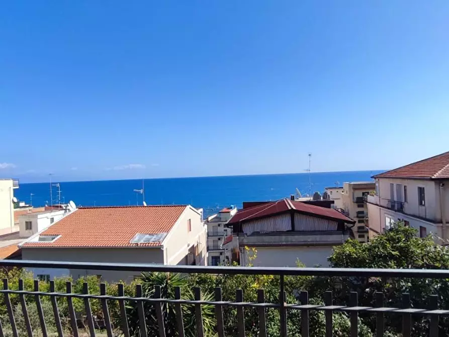 Immagine 7 di Appartamento in vendita  a Giardini-Naxos