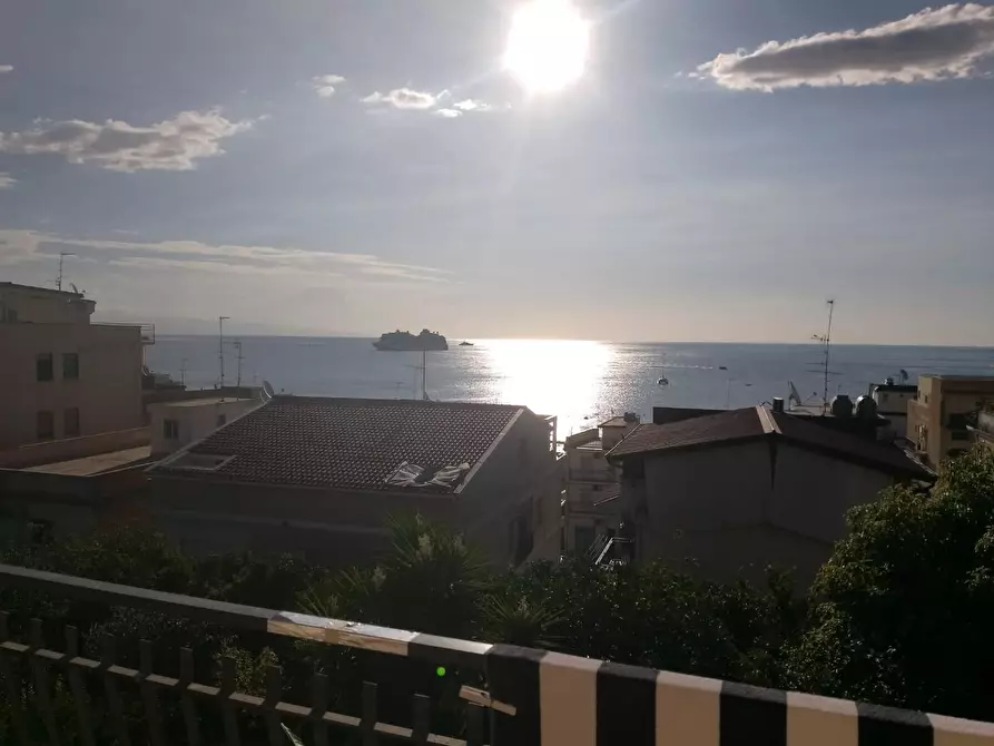 Immagine 4 di Appartamento in vendita  a Giardini-Naxos