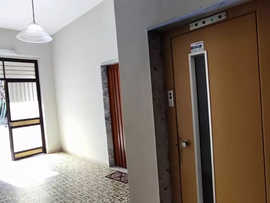 Immagine 30 di Appartamento in vendita  a Giardini-Naxos