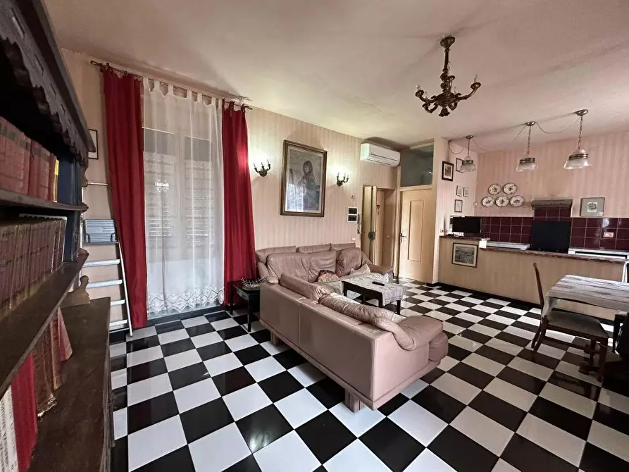 Immagine 18 di Appartamento in vendita  a Sarzana