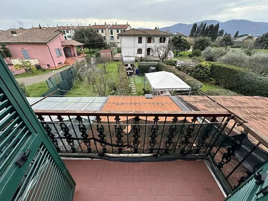 Immagine 8 di Appartamento in vendita  a Sarzana