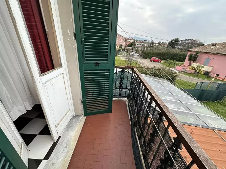 Immagine 10 di Appartamento in vendita  a Sarzana