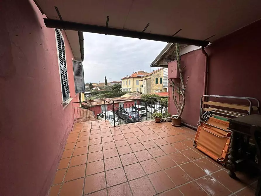 Immagine 5 di Appartamento in vendita  a Sarzana