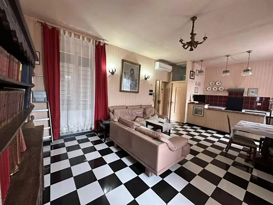 Immagine 6 di Appartamento in vendita  a Sarzana