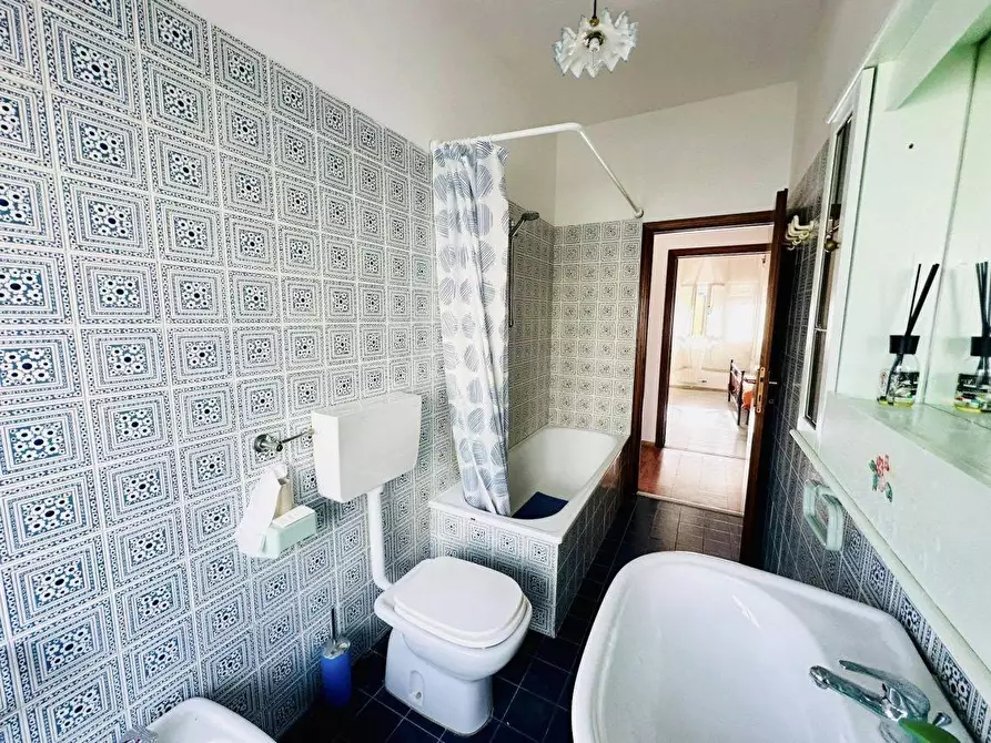 Immagine 15 di Appartamento in vendita  a Carrara