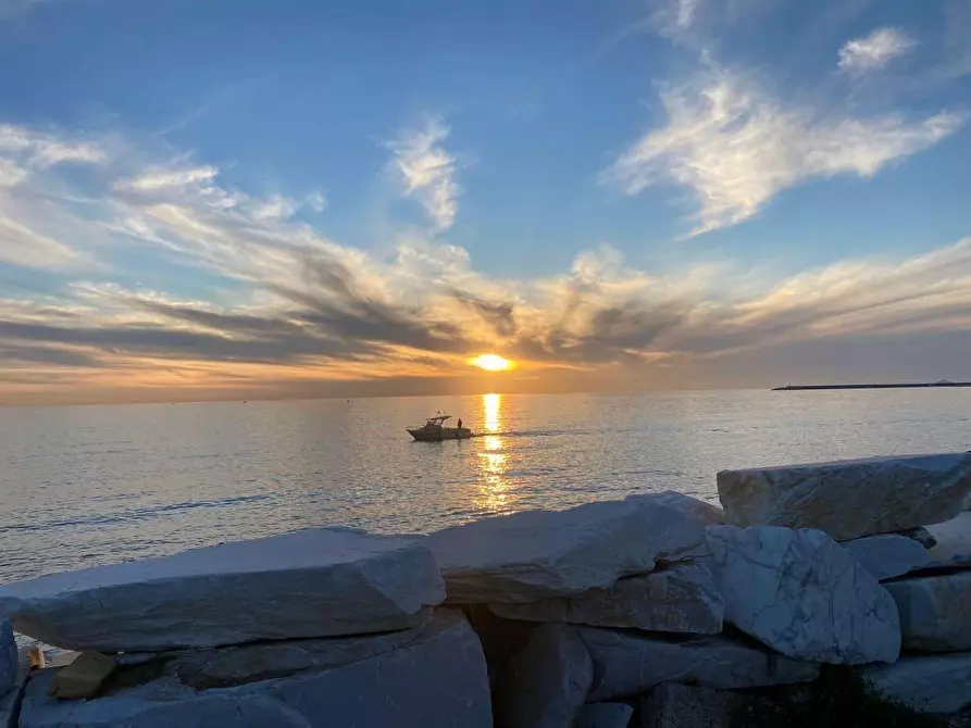 Immagine 22 di Appartamento in vendita  a Carrara