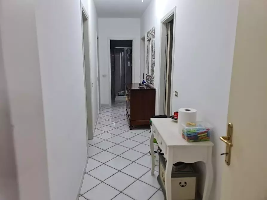 Immagine 10 di Appartamento in vendita  a Carrara