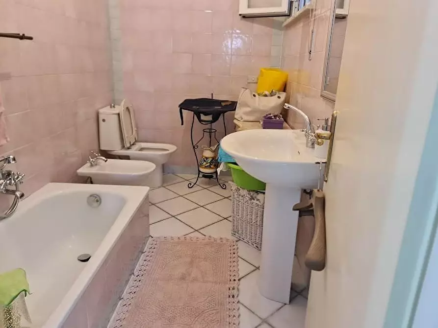 Immagine 19 di Appartamento in vendita  a Carrara