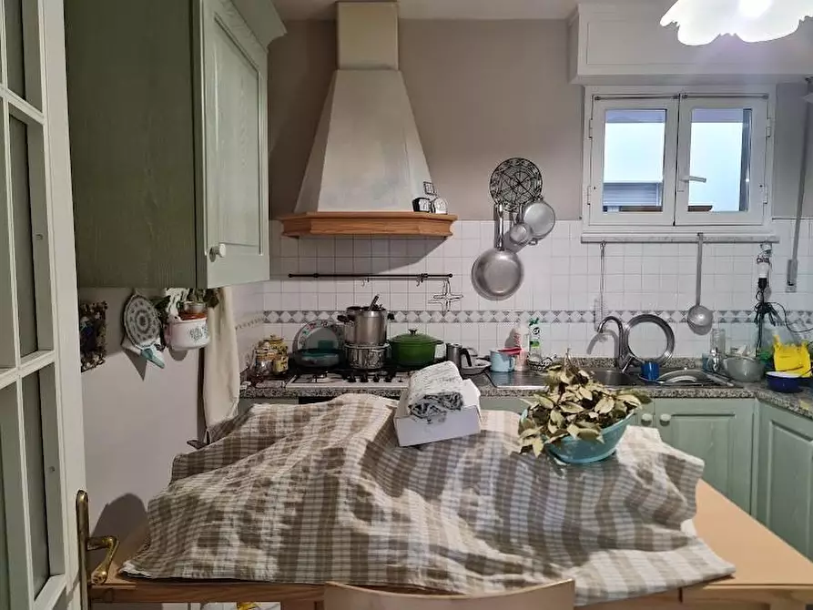 Immagine 9 di Appartamento in vendita  a Carrara