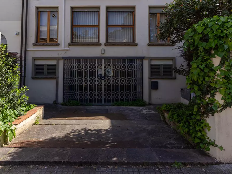 Immagine 1 di Magazzino in affitto  a Empoli