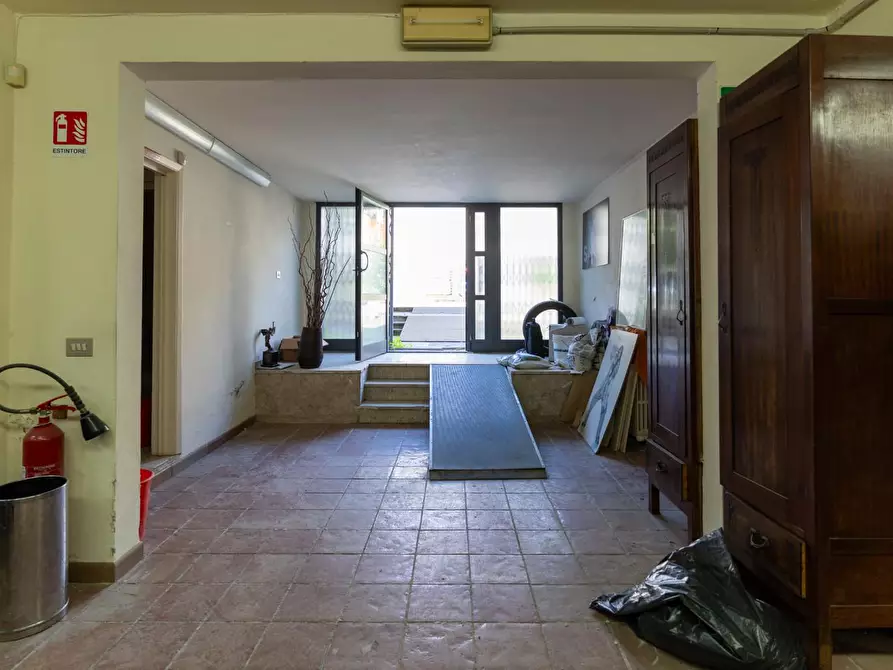 Immagine 2 di Magazzino in affitto  a Empoli