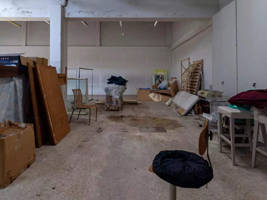 Immagine 9 di Magazzino in affitto  a Empoli