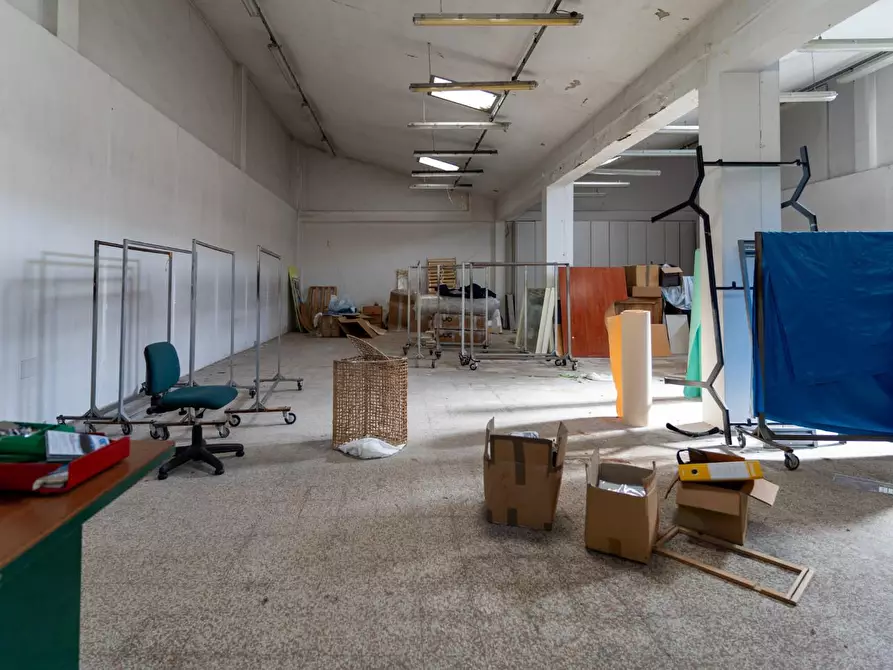 Immagine 8 di Magazzino in affitto  a Empoli