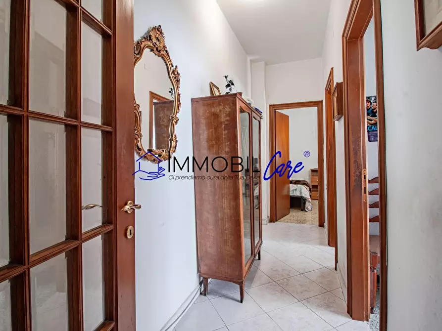 Immagine 11 di Appartamento in vendita  a Livorno