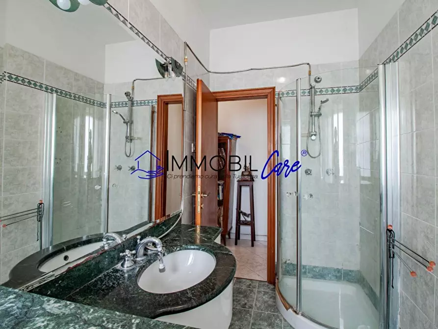 Immagine 21 di Appartamento in vendita  a Livorno