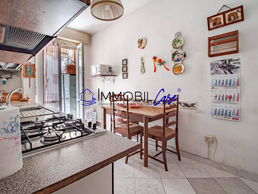 Immagine 5 di Appartamento in vendita  a Livorno