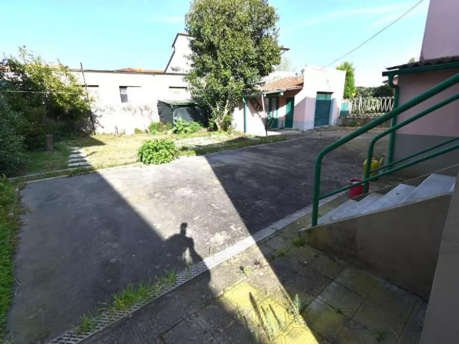 Immagine 30 di Villa in vendita  a San Giuliano Terme