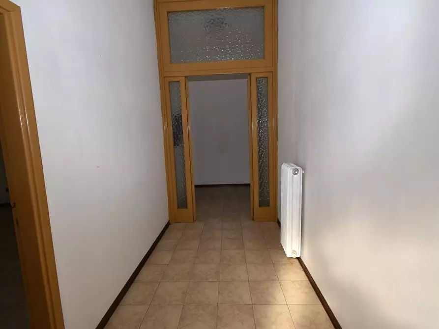 Immagine 4 di Villa in vendita  a San Giuliano Terme