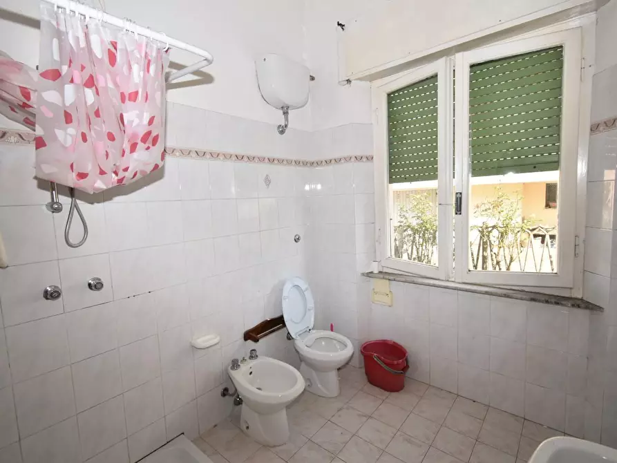 Immagine 28 di Villa in vendita  a San Giuliano Terme