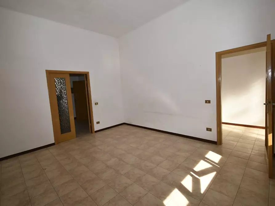 Immagine 6 di Villa in vendita  a San Giuliano Terme