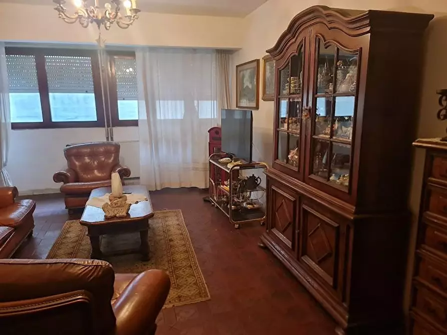 Immagine 2 di Appartamento in vendita  a Carrara