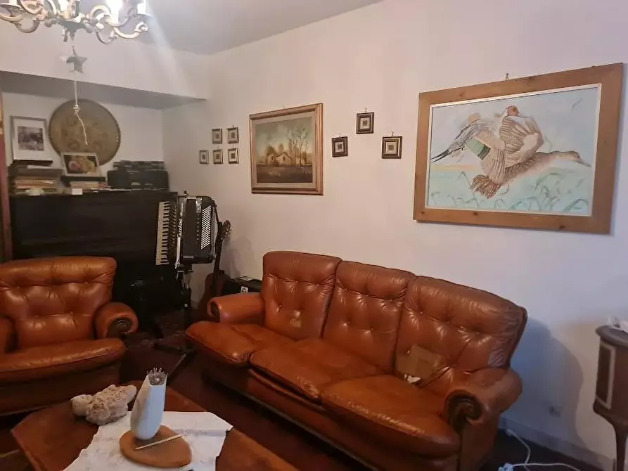 Immagine 1 di Appartamento in vendita  a Carrara