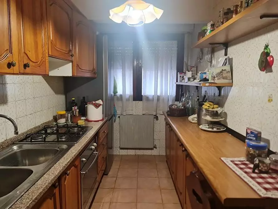 Immagine 4 di Appartamento in vendita  a Carrara