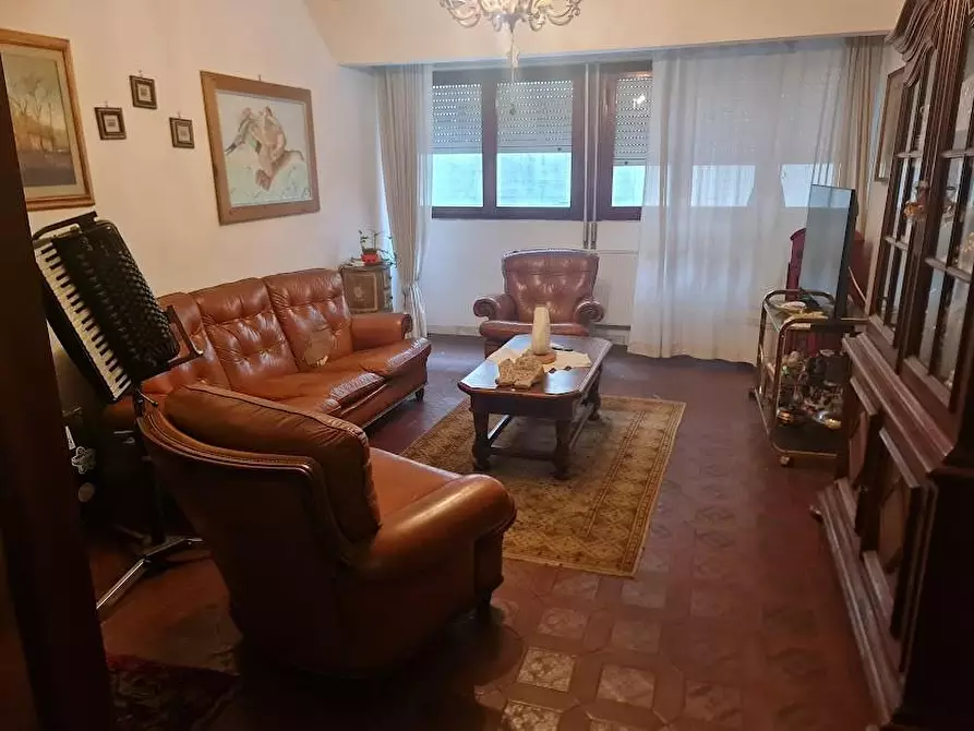 Immagine 3 di Appartamento in vendita  a Carrara