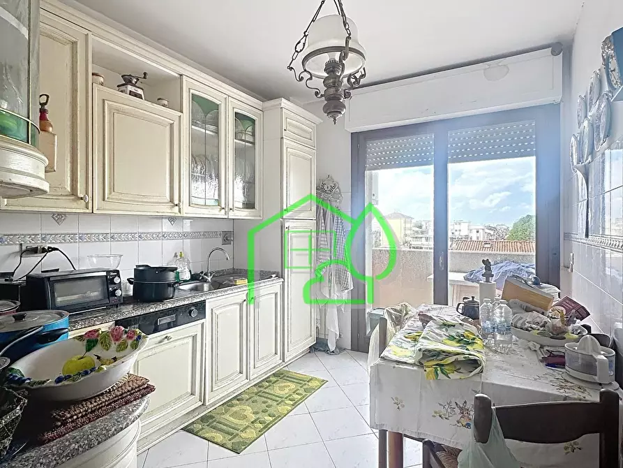 Immagine 1 di Mansarda in vendita  a Viareggio