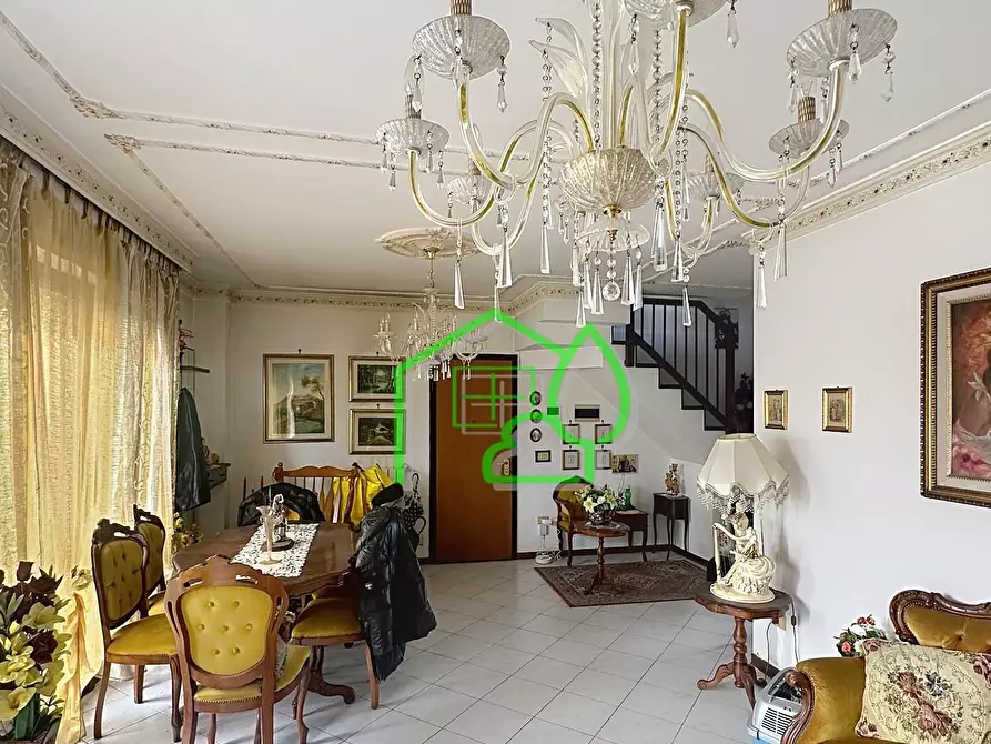 Immagine 6 di Mansarda in vendita  a Viareggio