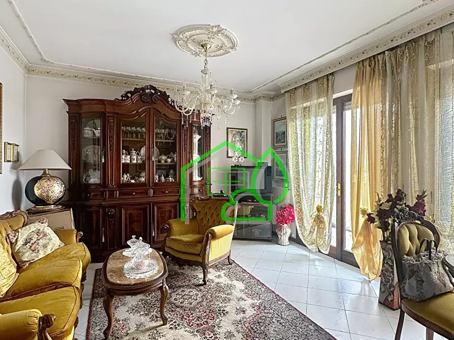 Immagine 4 di Mansarda in vendita  a Viareggio