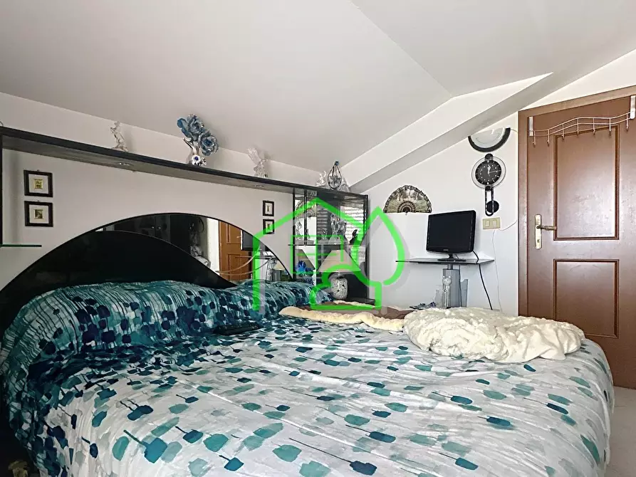 Immagine 11 di Mansarda in vendita  a Viareggio