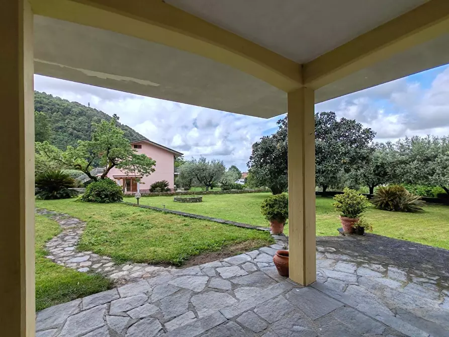 Immagine 4 di Casa bifamiliare in vendita  a Montignoso