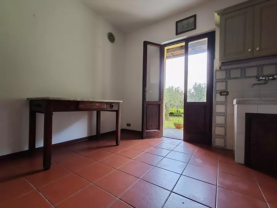 Immagine 18 di Casa bifamiliare in vendita  a Montignoso