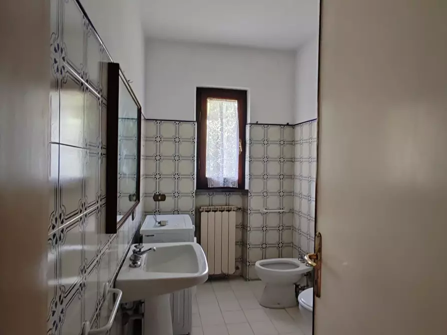 Immagine 17 di Casa bifamiliare in vendita  a Montignoso