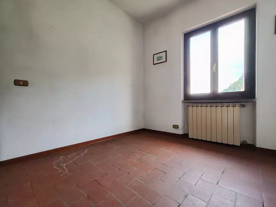 Immagine 12 di Casa bifamiliare in vendita  a Montignoso