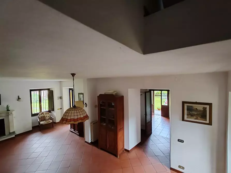 Immagine 15 di Casa bifamiliare in vendita  a Montignoso