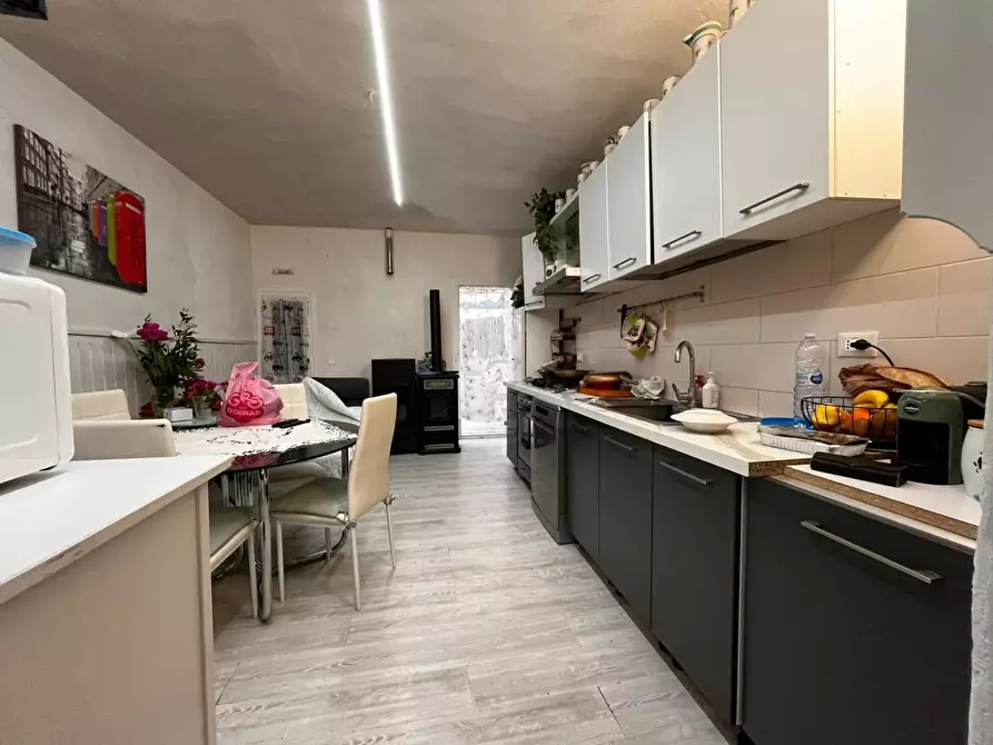 Immagine 4 di Appartamento in vendita  a Cascina