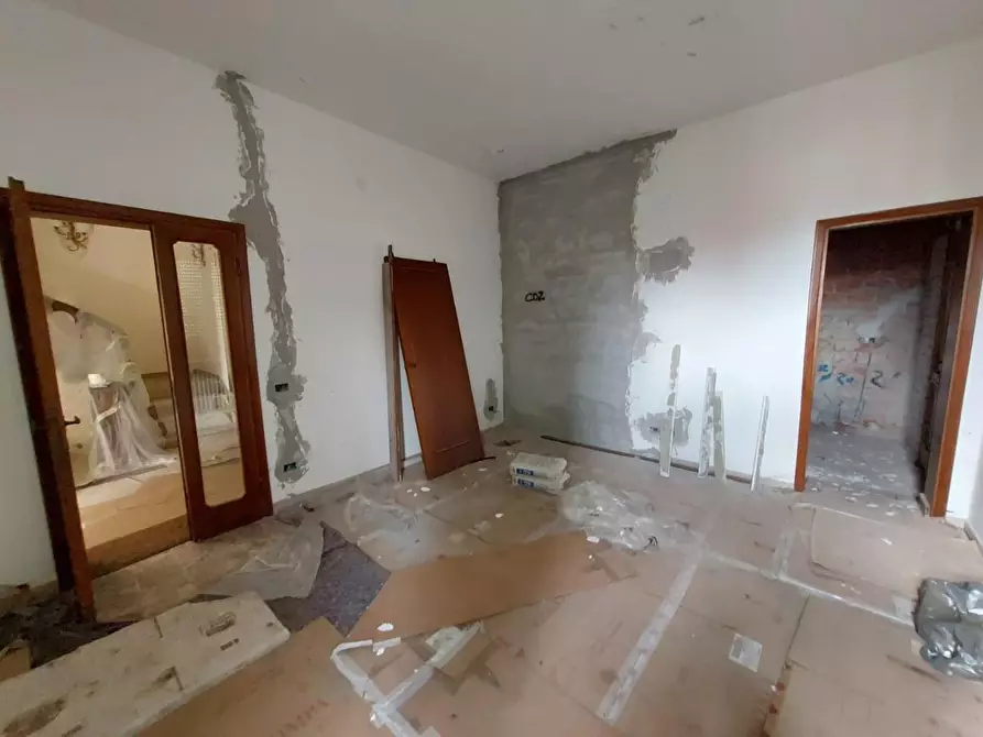 Immagine 5 di Villa in vendita  a Pontedera