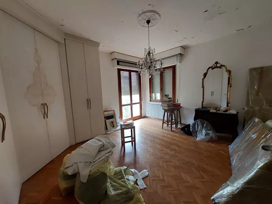 Immagine 2 di Villa in vendita  a Pontedera