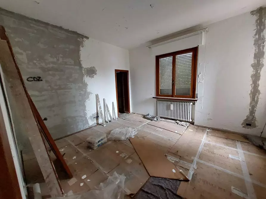 Immagine 4 di Villa in vendita  a Pontedera