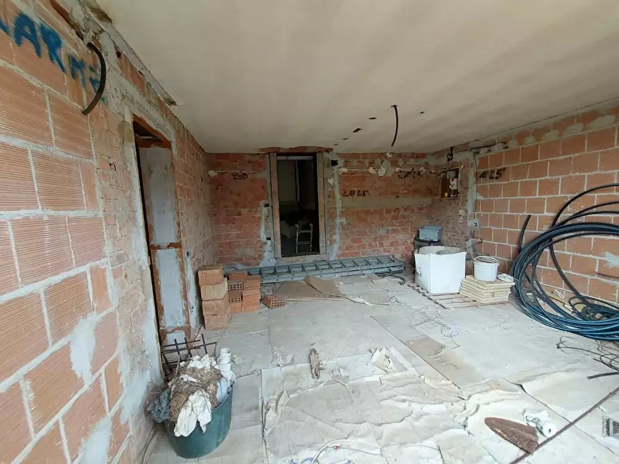 Immagine 21 di Villa in vendita  a Pontedera