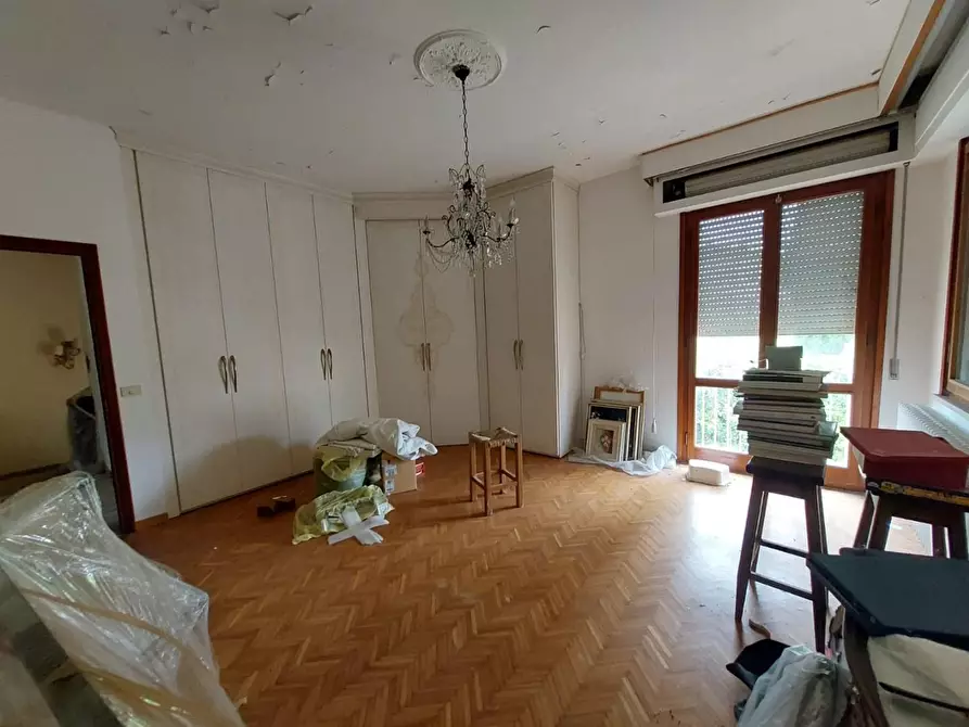 Immagine 1 di Villa in vendita  a Pontedera